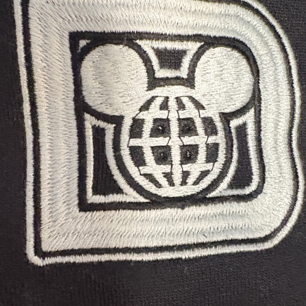 Disney Halloween Party 2022 Unisex Sweatshirt XXL - Picture 2 of 11